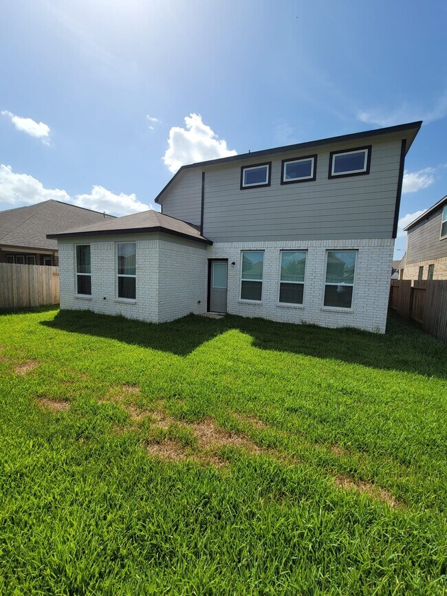 Building Photo - 4418 Hronas Dr