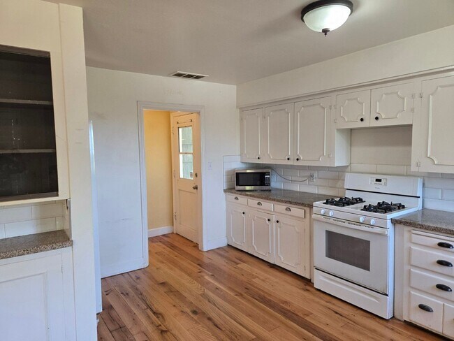 Building Photo - Large home near SDSU available immediately.