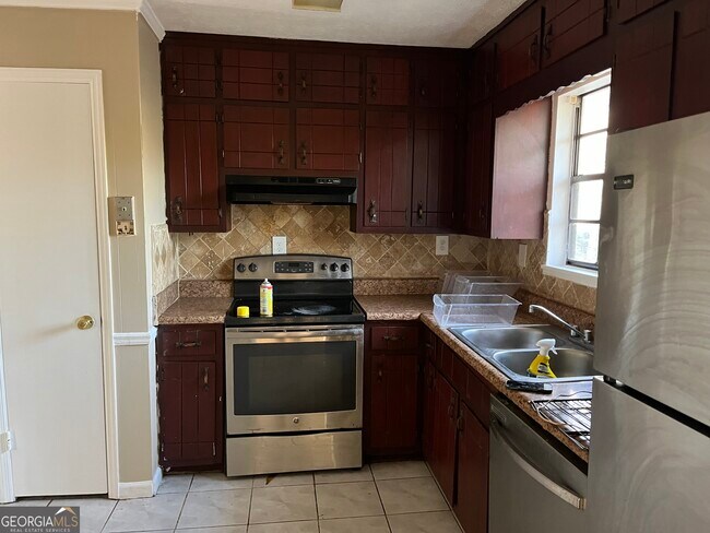 Building Photo - 152 Rountree Rd