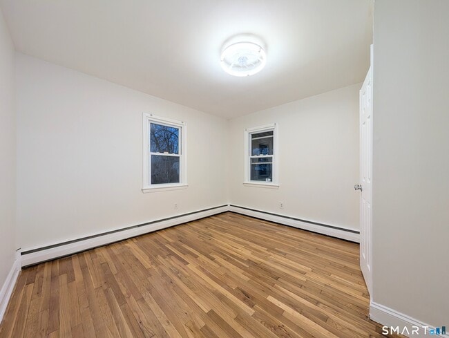 Building Photo - 186 Marigold Ave