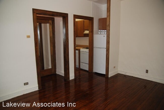 Building Photo - 2339 N Geneva Terrace