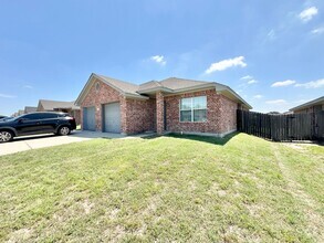 Building Photo - 6411 Temora Loop