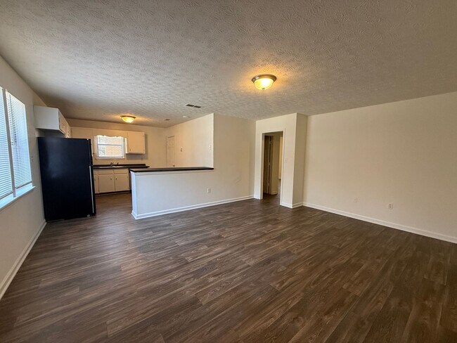 Building Photo - 162/164 Michele Dr