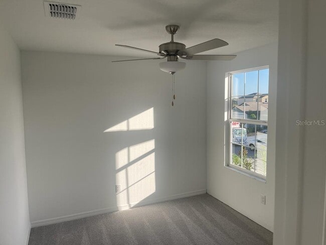 Building Photo - 2545 Leonia Ln