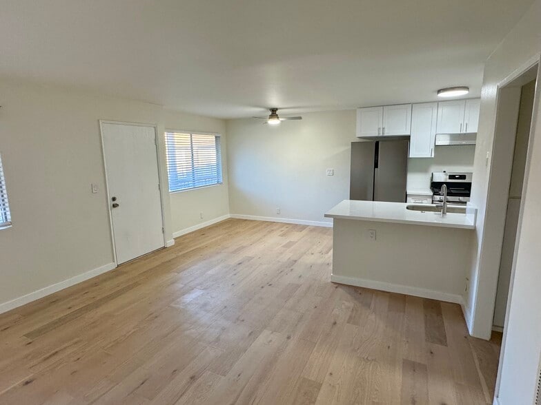 Building Photo - 4633 Marine Ave