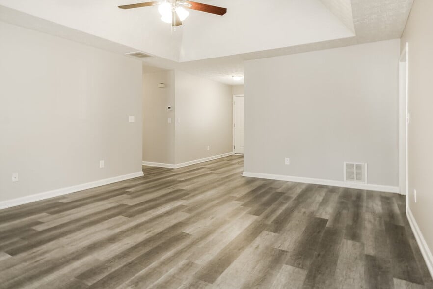 Building Photo - 229 Clearwater Dr