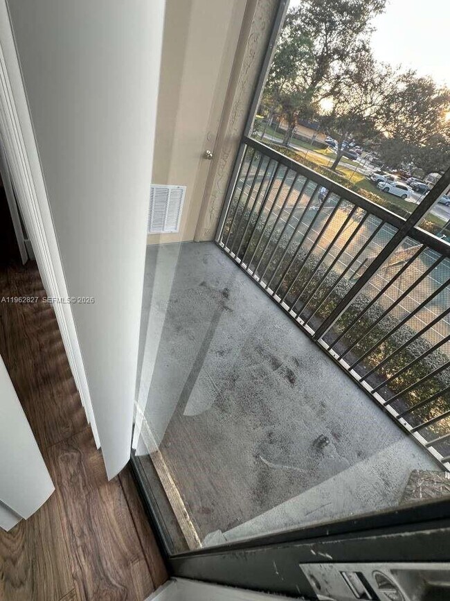 Building Photo - 144 NW 91st Ave