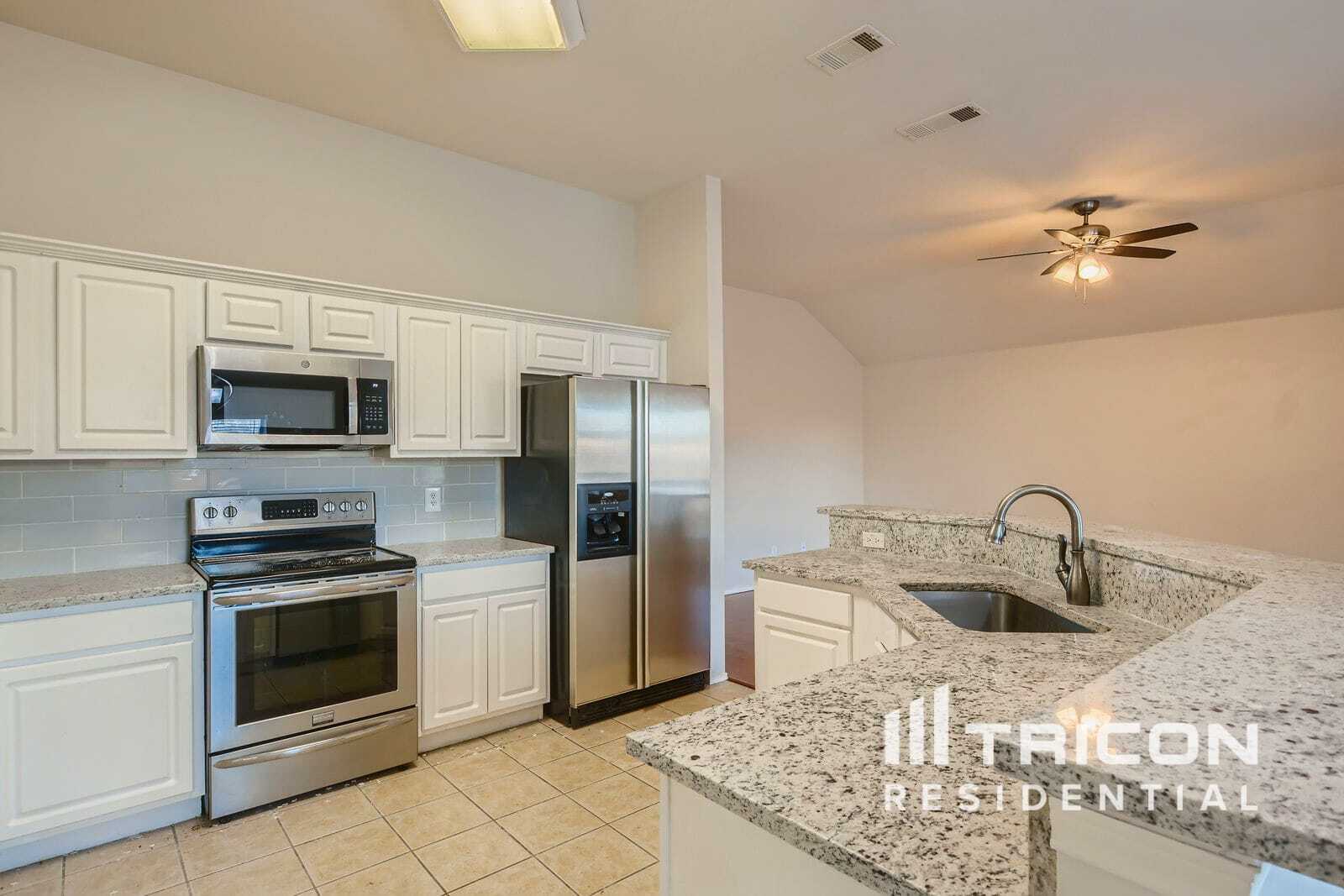 Building Photo - 1140 High Point Dr