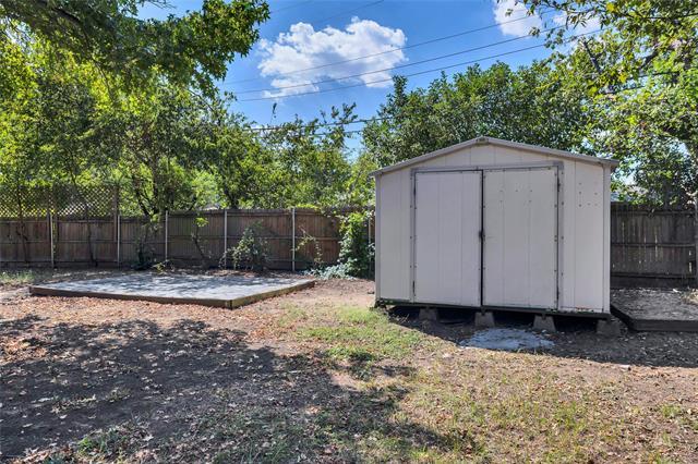 Building Photo - 205 NW Jill Ann Dr