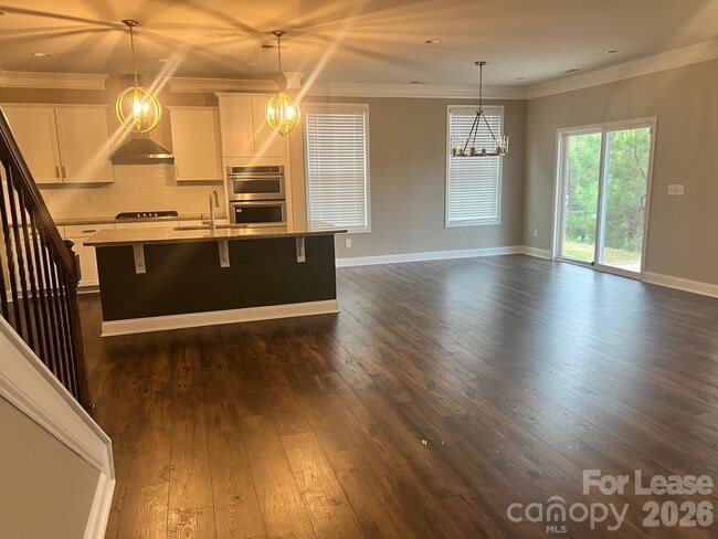 Building Photo - 1109 Walbury Hl