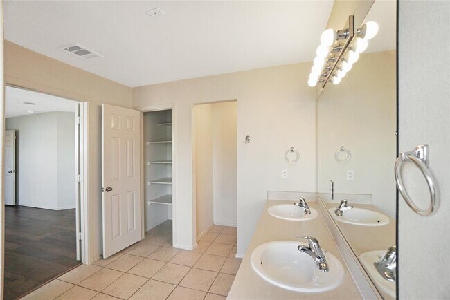 Building Photo - 14400 Martial Eagle Dr