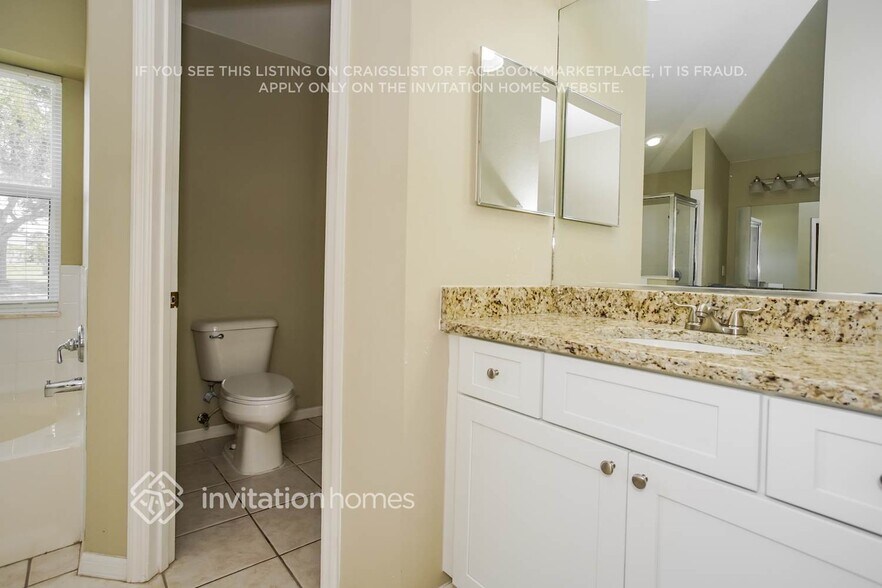Building Photo - 6138 36th Ln E