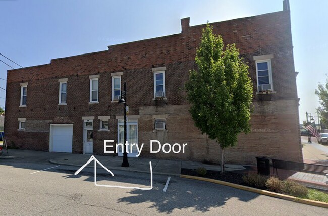 Building Photo - 206 3rd St