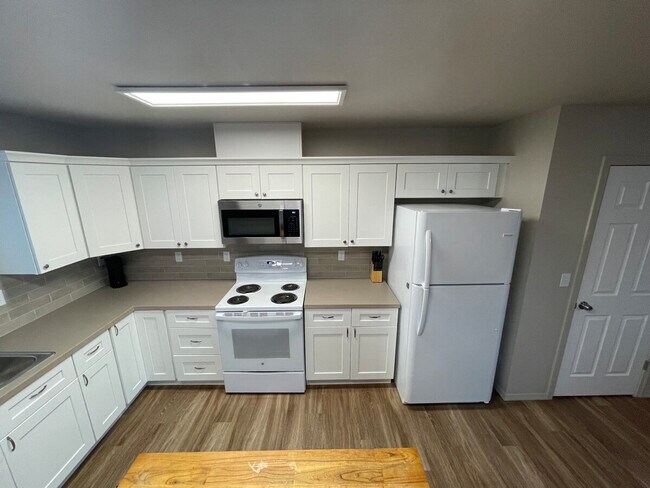 Building Photo - 601 S Kent St