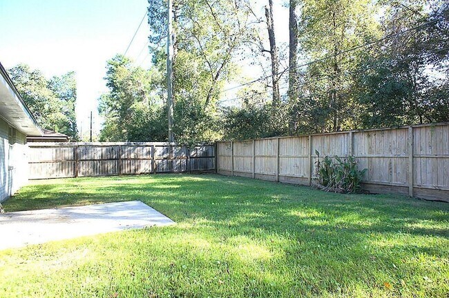 Building Photo - 2618 Tinechester Dr