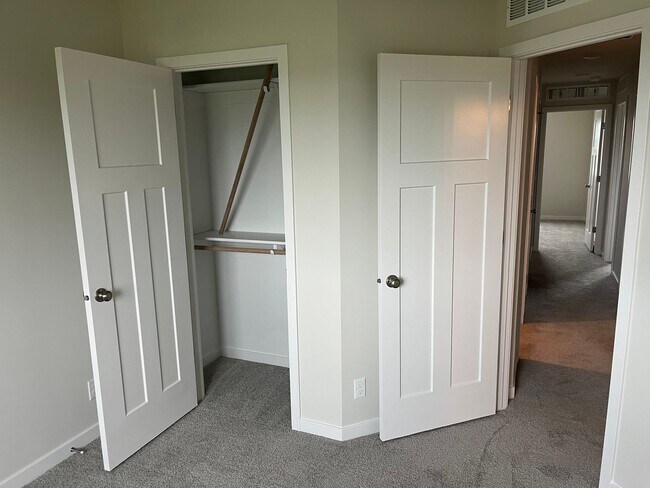 Building Photo - Spacious 5-Bedroom Duplex Near Asbury Elementary with Finished Basement & Full Amenities