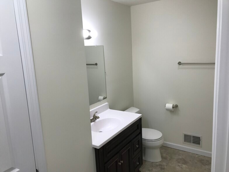 Building Photo - 507 6th St