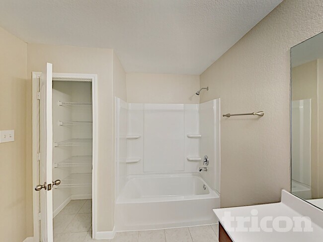 Building Photo - 709 Totem Trail Dr