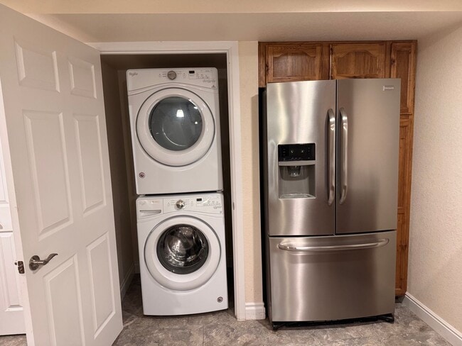 Building Photo - 1 Bedroom 1 bathroom basement unit in Erie.