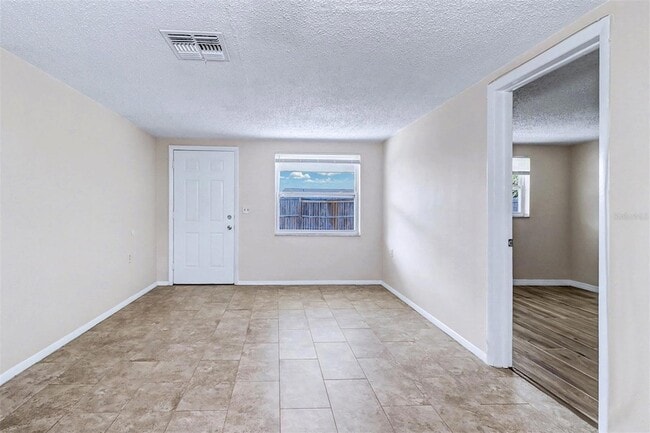 Building Photo - 5441 Oceanic Rd