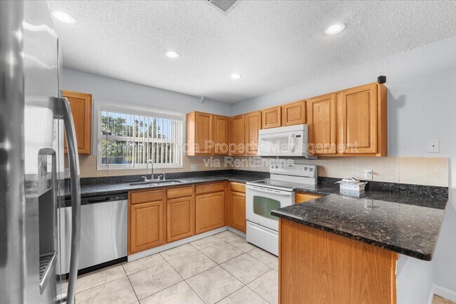 Building Photo - 508 Glade Ct