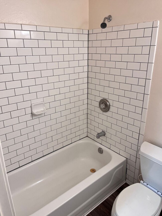 Building Photo - 7130 E 30th St