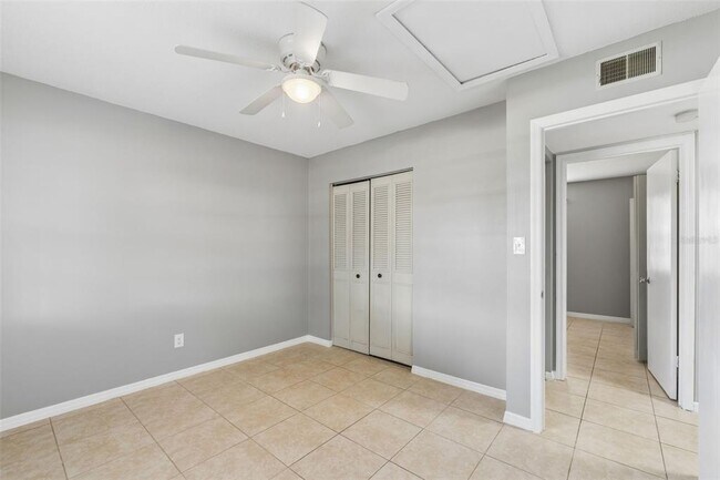 Building Photo - 710 N Sinclair Ave