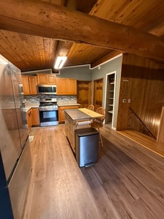 Building Photo - Spacious Pet-Friendly Home with Fireplace, Garage & Huge Deck Near Fairbanks