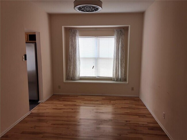 Building Photo - 1603 Sylvia Ln