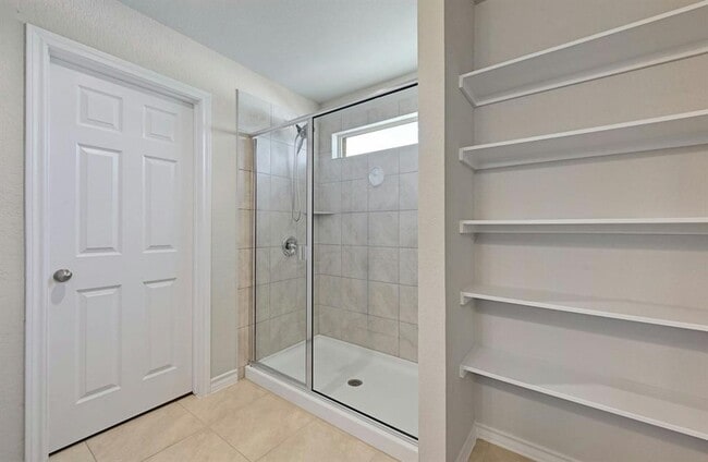 Building Photo - 5508 Mickelson Cove