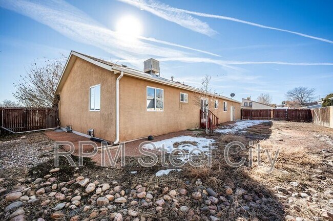 Building Photo - 4645 Ridge Dr