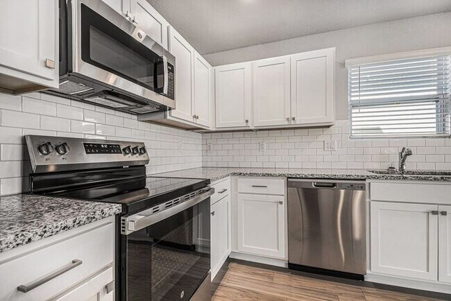 Building Photo - 6204 Aurelius Rd