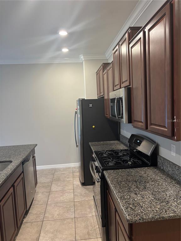 Building Photo - 16904 Storyline Dr