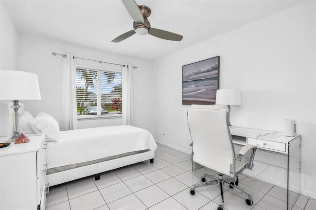 Building Photo - 7641 W Country Club Blvd