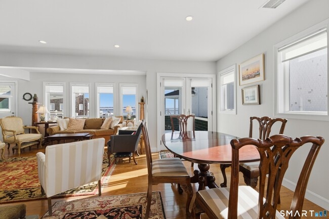 Building Photo - 2 Miller St