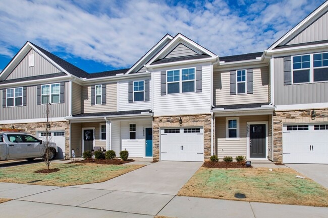 Building Photo - Charming 3BR Townhome in the Sought-After Springvale Community!