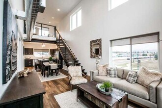 Building Photo - Whitefish Townhome w/ Clubhouse amenities