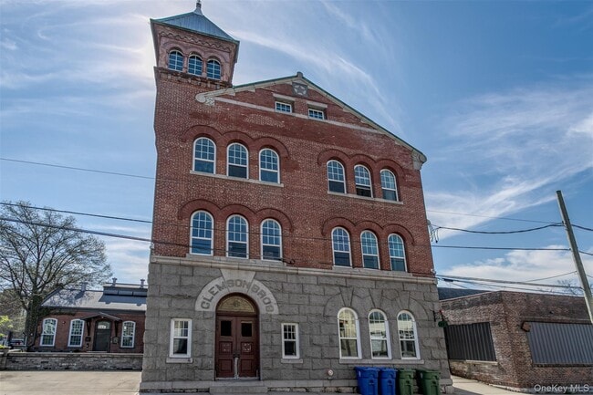 Building Photo - 22 Cottage St