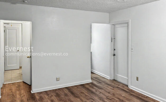 Building Photo - 135 Mathews St