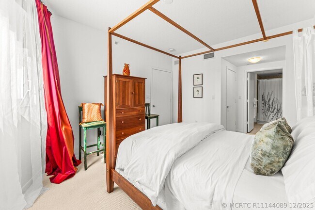 Building Photo - 1551 N Flagler Dr