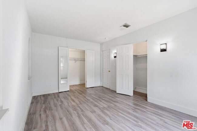 Building Photo - 10440 Johanna Ave