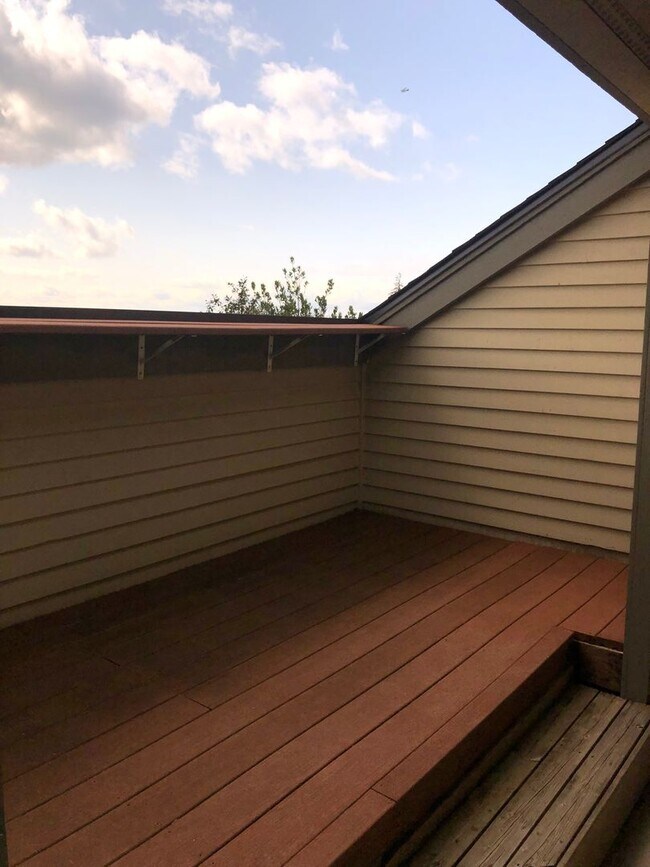 Building Photo - 3Bd/3Ba Seattle Townhouse