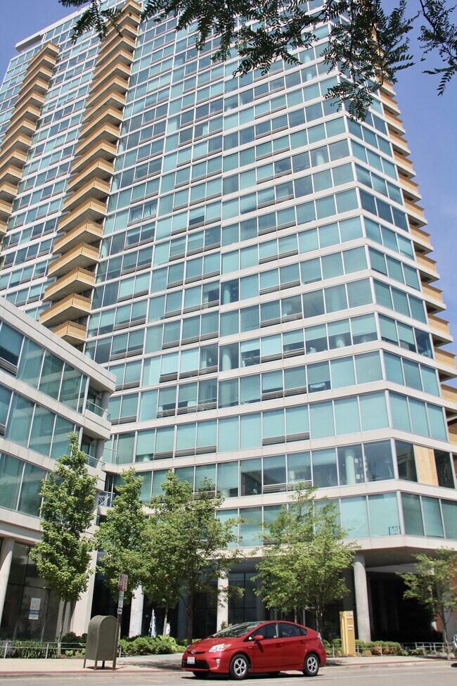 Building Photo - 1720 Maple Ave