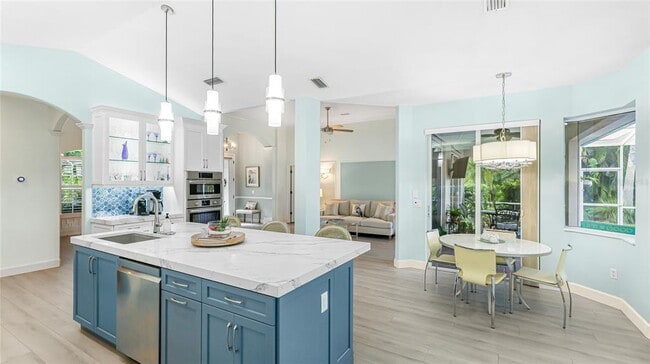 Building Photo - 11407 Savannah Lakes Dr