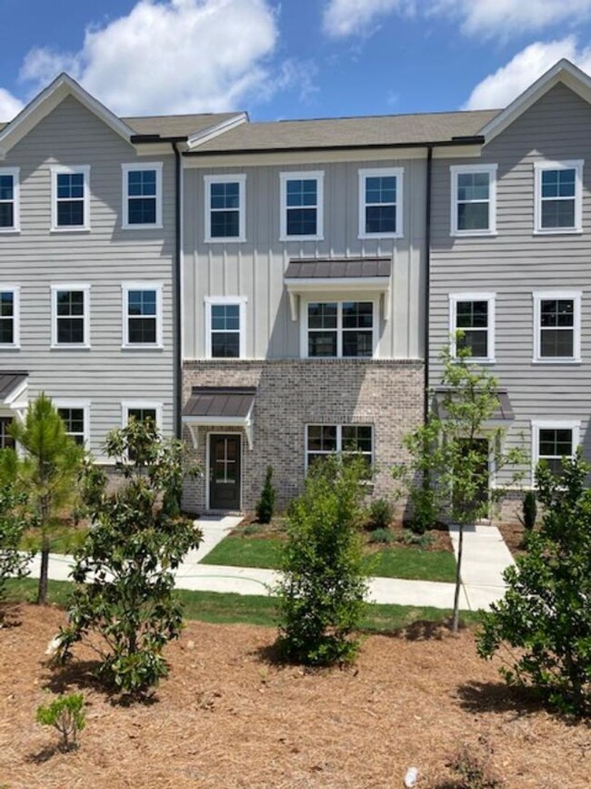 Building Photo - 543 Bistle Drive - Bev Roberts Rentals and...