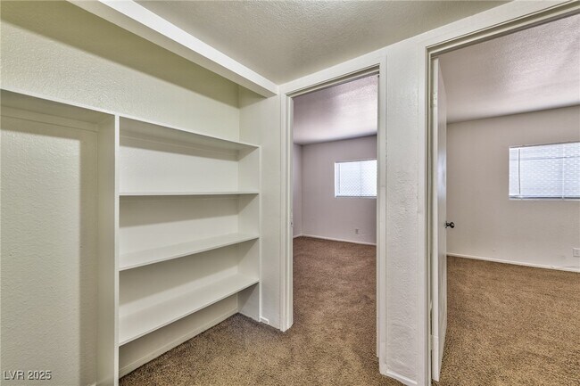 Building Photo - 1810 Bartoli Dr