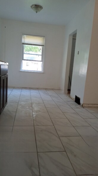 Building Photo - 20237 Hamburg St