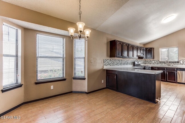 Building Photo - 4352 Loma De Brisas Dr