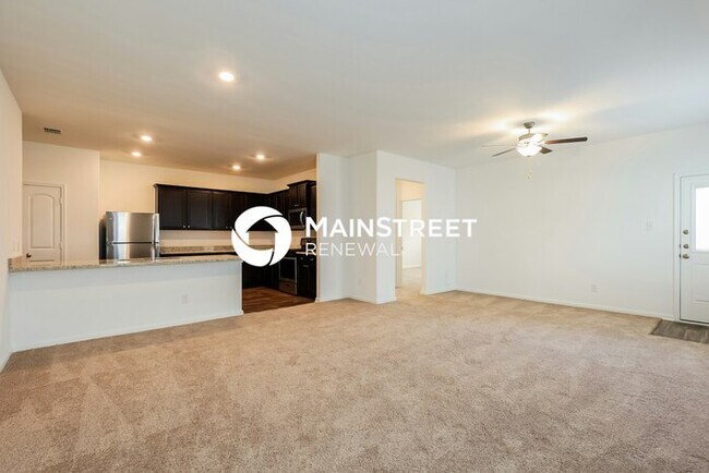 Building Photo - 5 Bedroom Pet-Friendly Home in New Braunfels, TX with Main Street Renewal