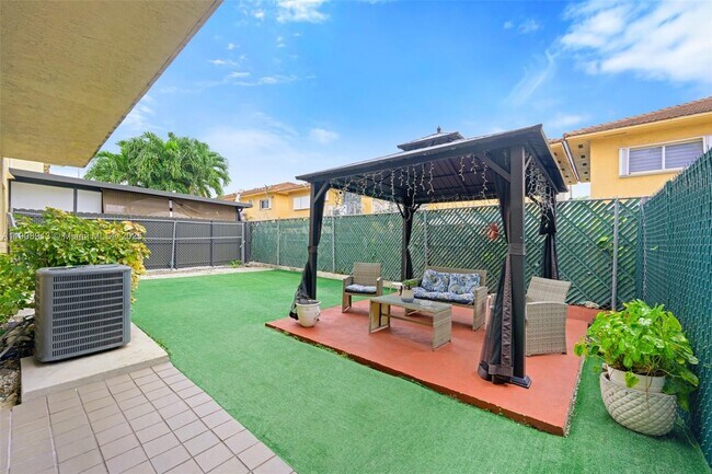 Building Photo - 3378 W 80th St